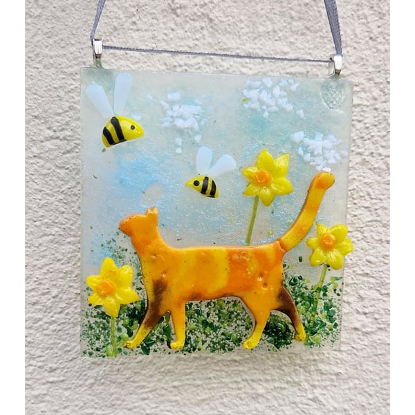 Image of Ginger Cat, Daffodil and Bee Hanger