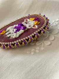 Image 5 of Broche brodée L’Agneau de Velours