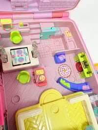 Image 14 of Ensemble bracelet et Polly Pocket Loft New Yorkais