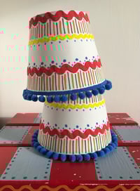 Image 4 of Fiesta Daisy Lamp