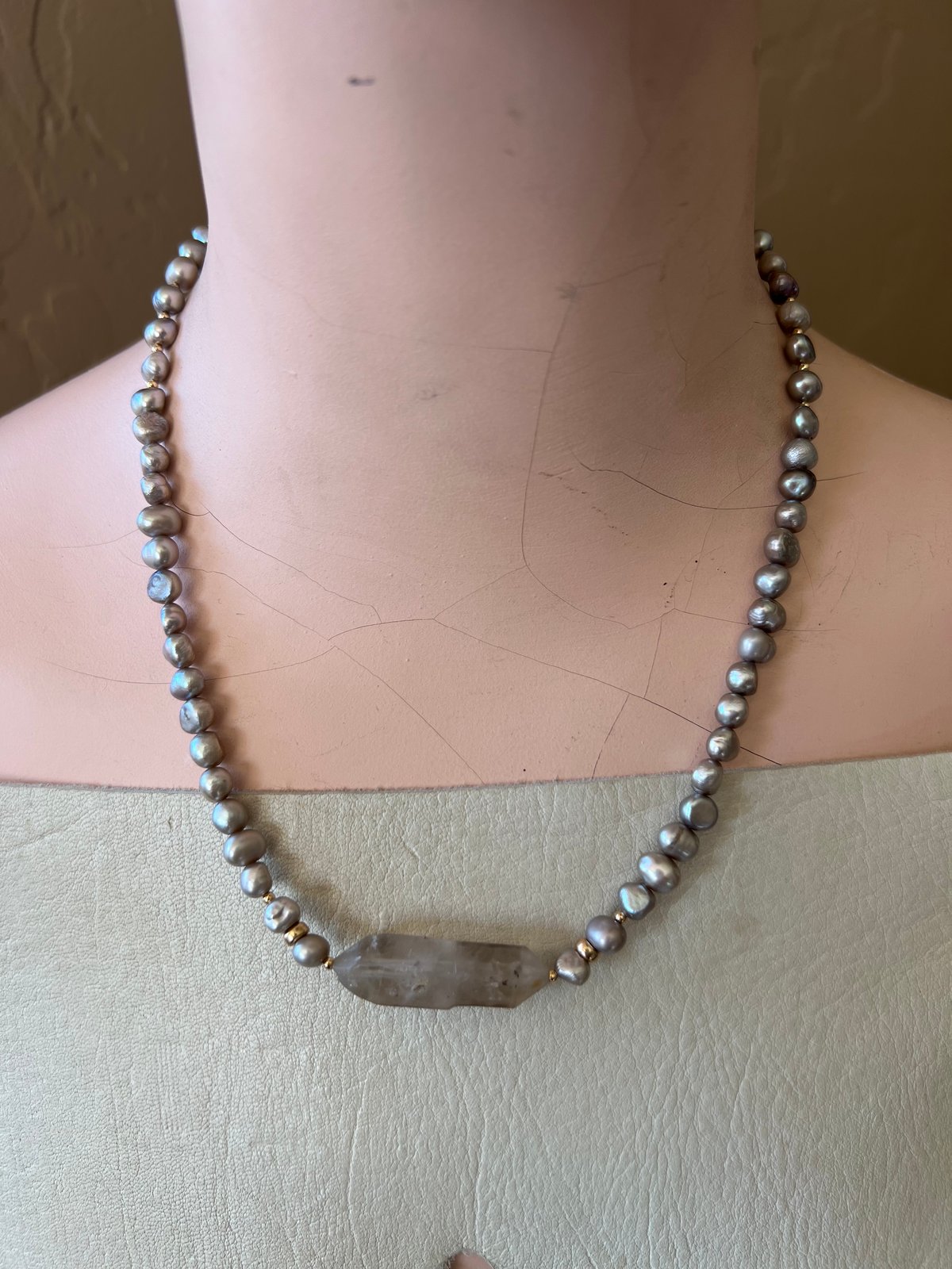 *new* HORIZONS-gray pearls + gray dt quartz