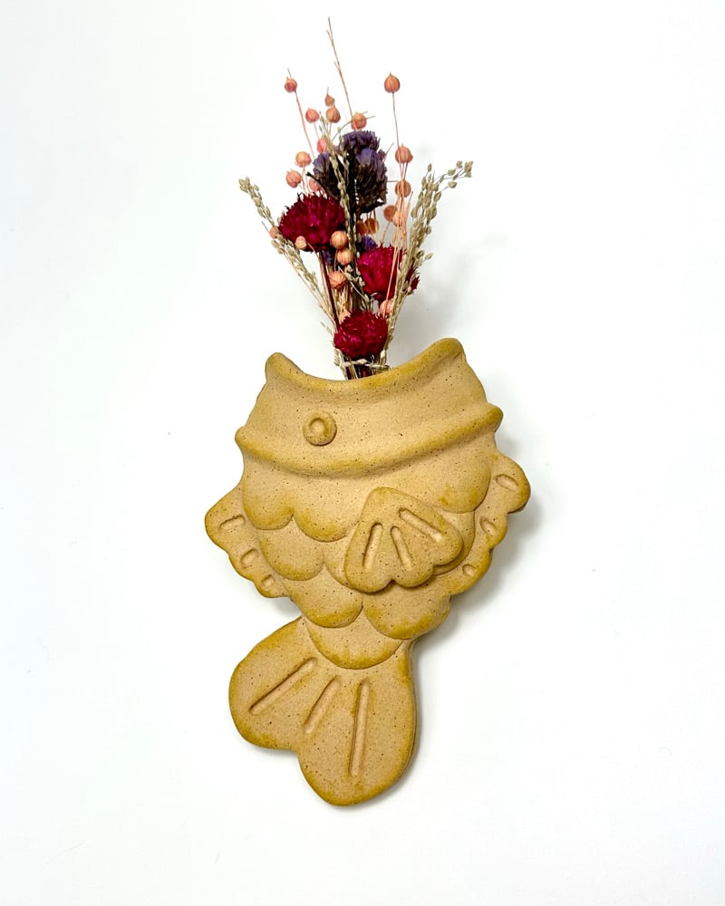 Image of Taiyaki Wall Vase