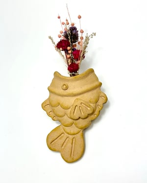Image of Taiyaki Wall Vase