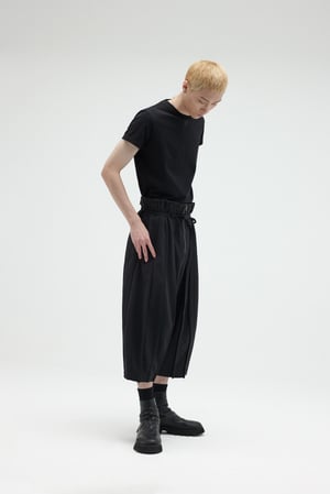 Image of EQUALNEAR - Pilgrim Cropped Shorts (Black)