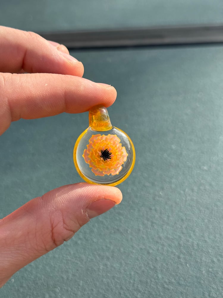 Image of Yellow and pink sunset, flower pendant