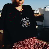 Image 4 of CAMISETA HAZ LAS COSAS CON AMOR BORDADA NEGRA