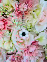 White Marble Flower Keychain 