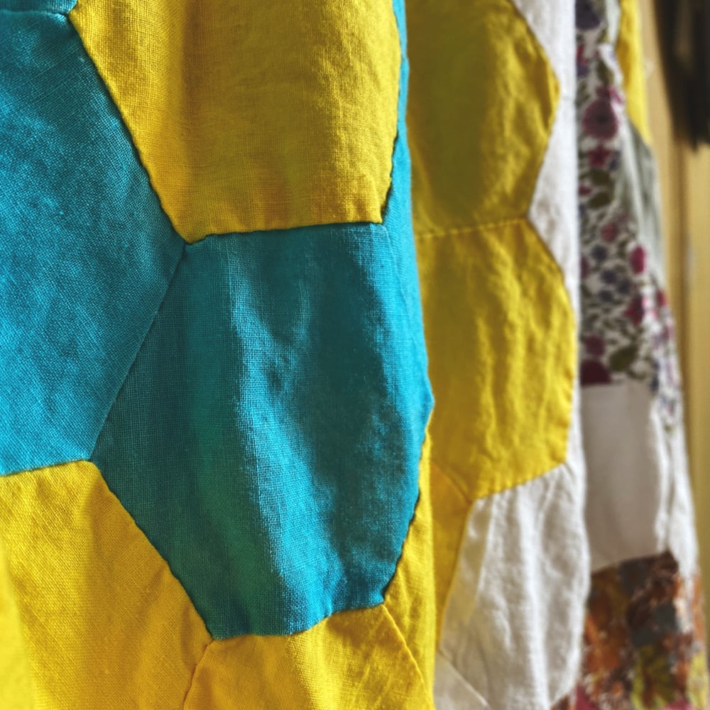 Image of Grandma's Garden Quilt Top Skirt 1