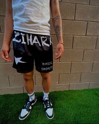 Image 4 of Zihara Basic-Shorts 