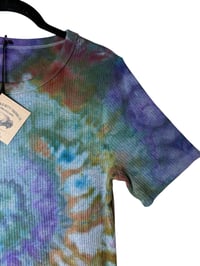 Image 3 of ♻️ UPCYCLED M Rib Tee in Muted Dark Spiral Ice Dye