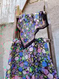 Image 1 of Pañuelo HORTENSIAS negro