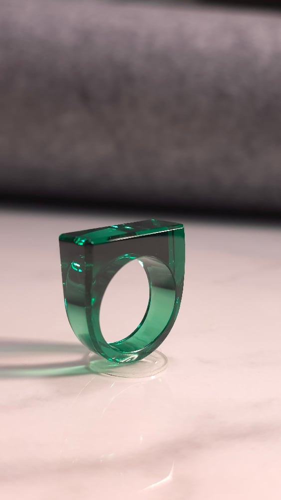 Image of Emerald Singet thick