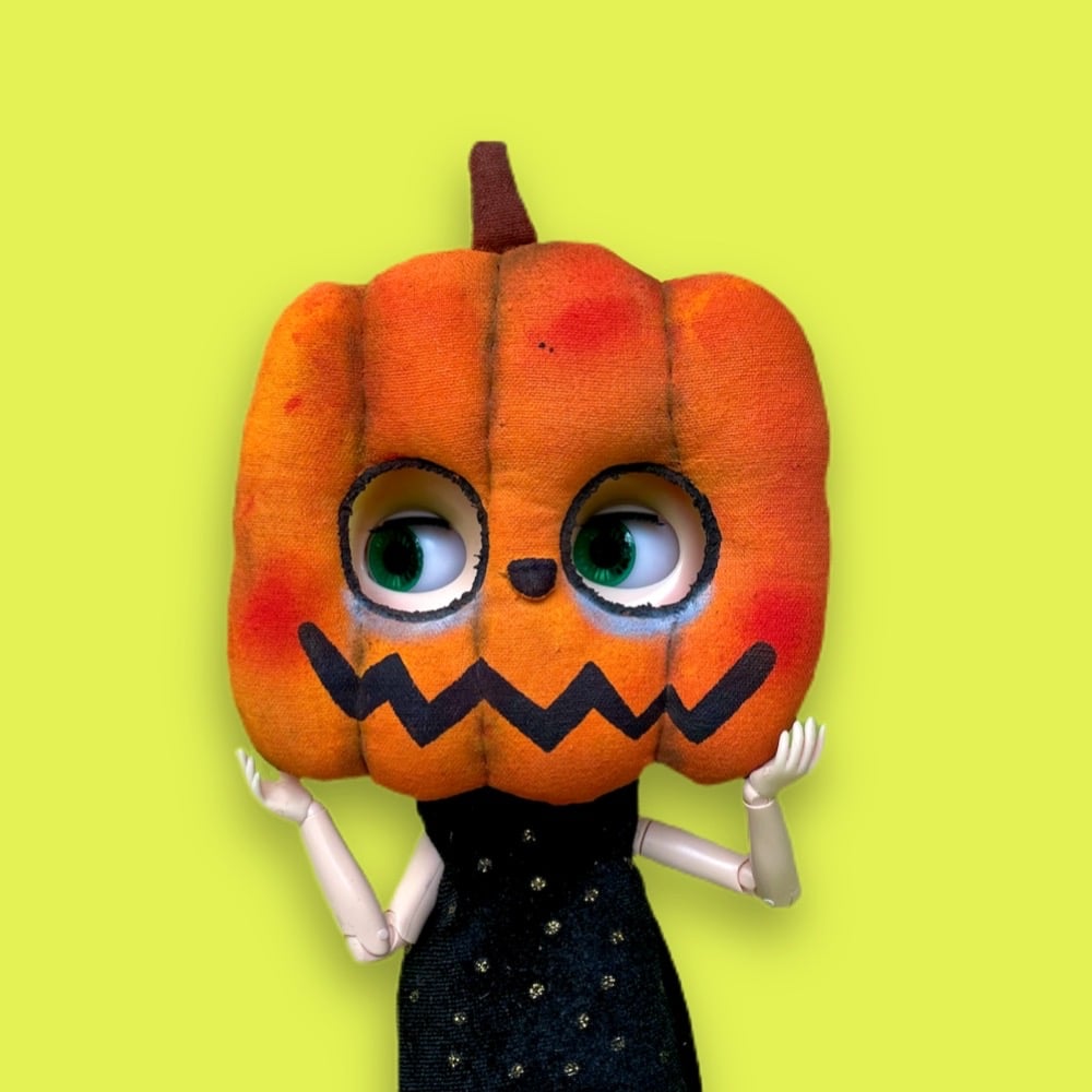 Image of Pumpkin Blythe Mask