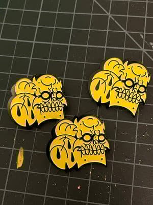 Image of Yellow Enamel skull pin 
