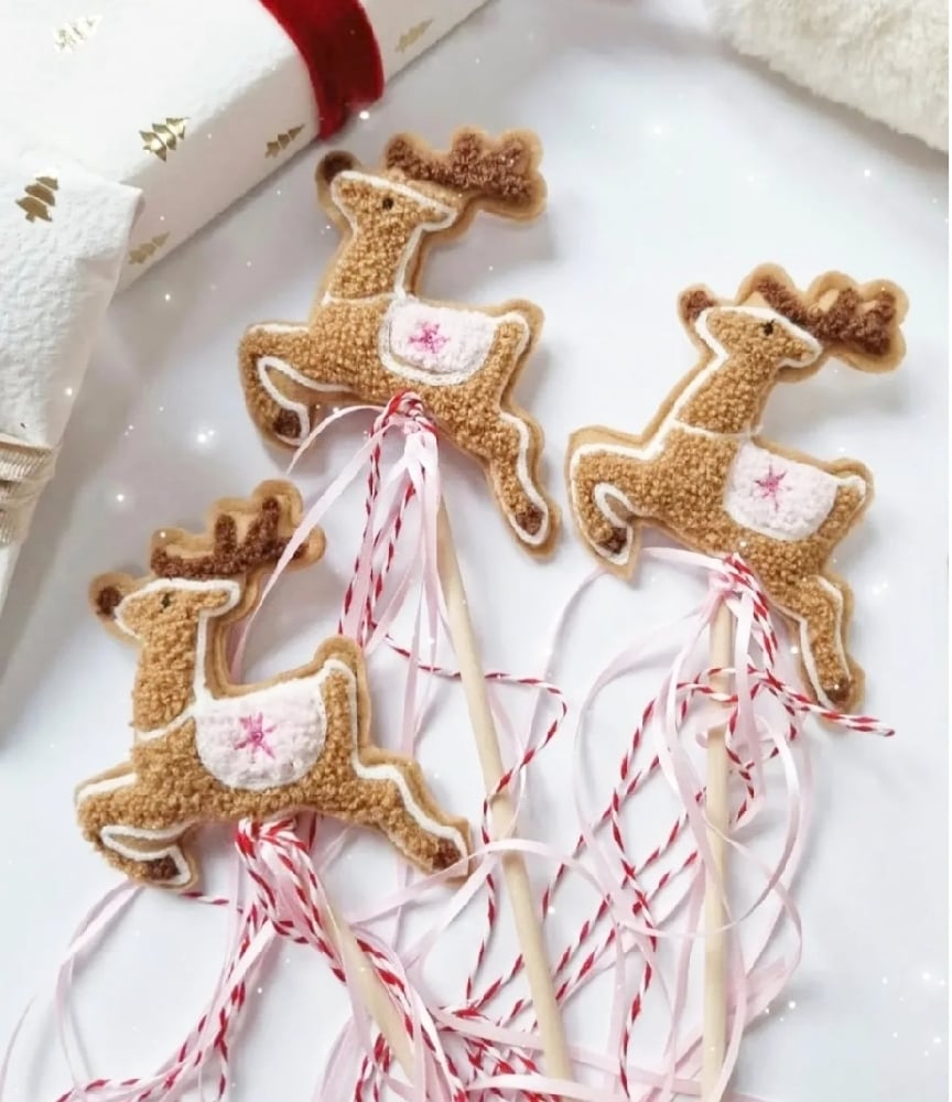 Image of Vixon Flying Reindeer Christmas Wand.