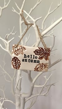 Image 4 of 'hello autumn' Leaf tile decoration