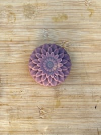 Image 3 of ALMA BOTANICA (Chamomile Herbal Soap) / Jabón de Manzanilla 3oz