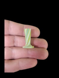 Green teal and white spiral v3 pivot tip