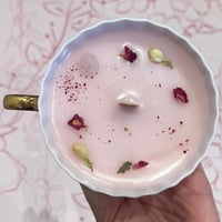 Image of white tea and ginger scented candle