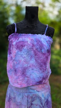 Image 3 of Iris