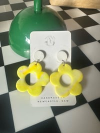 Image 1 of YELLOW MARBLED FLOWER STUD | POLYMER CLAY EARRINGS