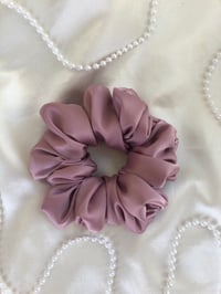 Image 2 of SCRUNCHIE STANDARD HEATHER/WRZOS