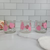 Image 4 of Upsie Cup with organic cotton pads