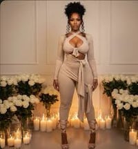 Image 9 of Modest set