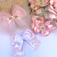 Pretty pink bows 