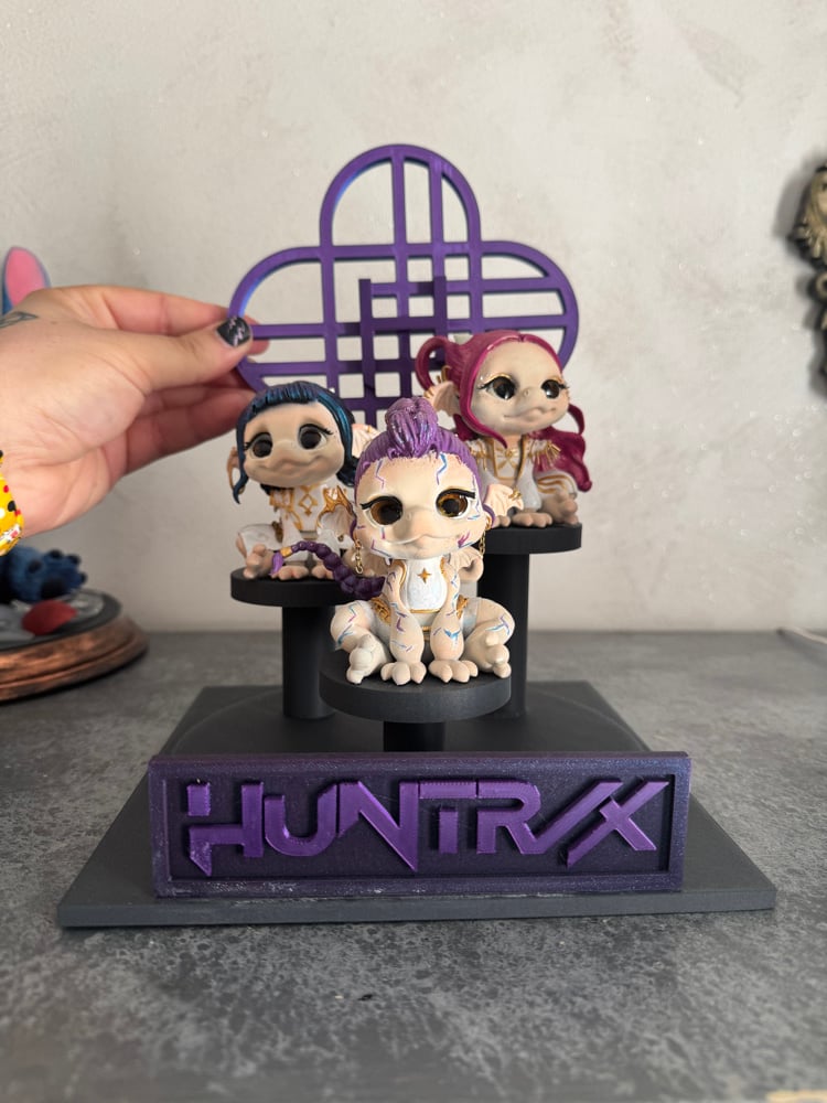 Image of HUNTRIX KPOP DEMON HUNTERS DRAGON VERSION PRE ORDER OCTOBER