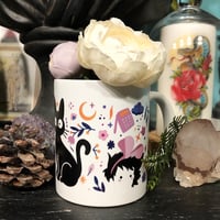 Image 2 of Mug Jiji chat noir. Vendu à l'unité ou à intégrer dans un lot de 3 (36€ les 3)