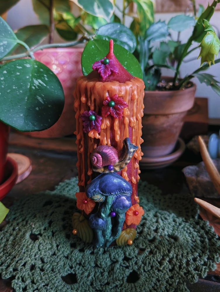 Image of Snail & Mushroom Pillar