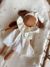 Image 1 of RENARDE MOYEN MODÈLE TENUE MARGUERITE 🌼 