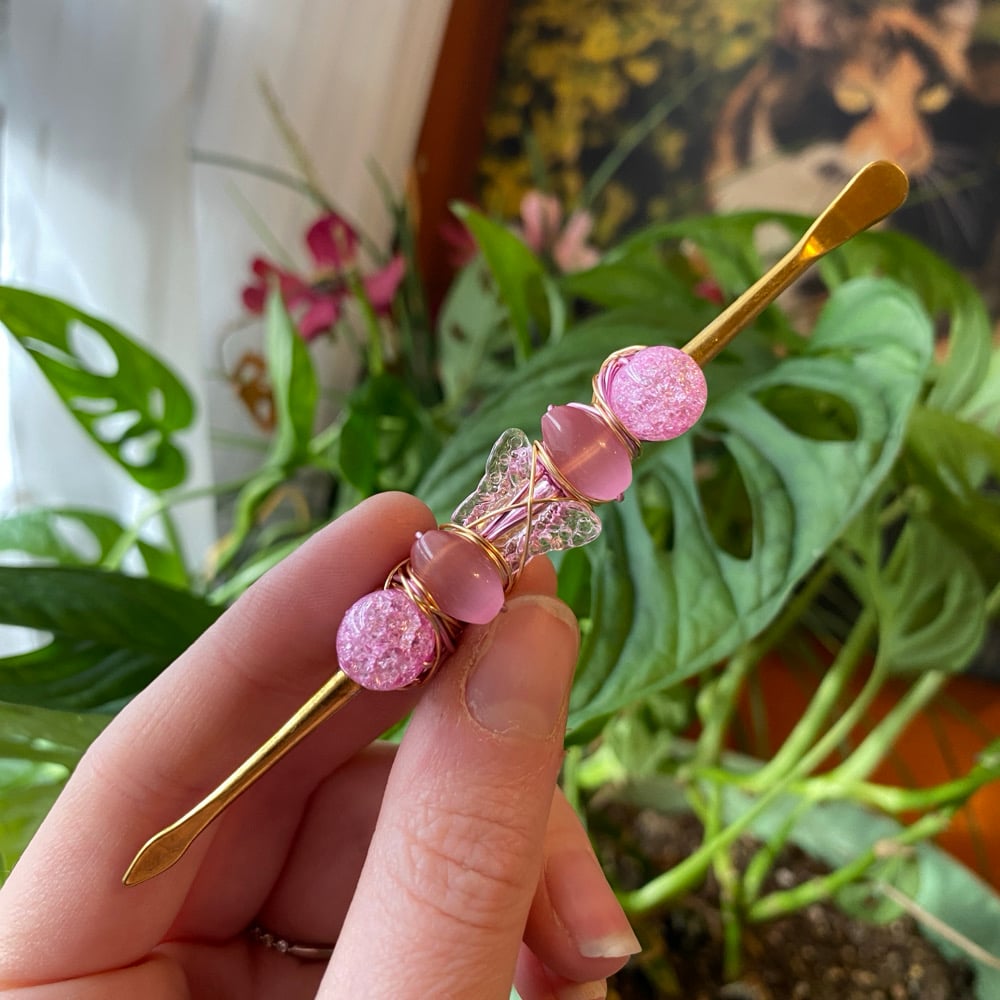 Image of rosy maple moth dab tool 