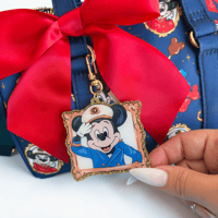 Image 4 of Cruise | deluxe charms
