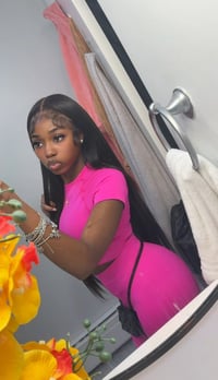 Image 2 of 13x4 transparent lace 26 inch straight wig 180% density 