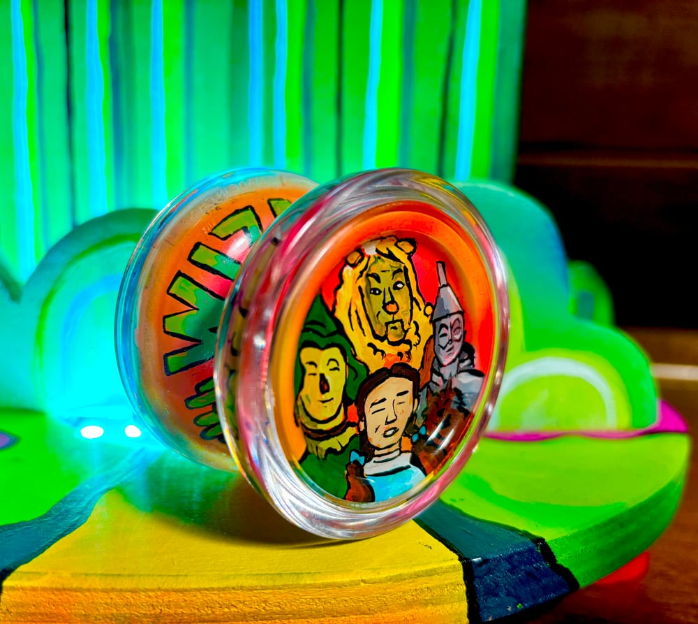 Image of Wizard of Oz Duncan Freehand One with Emerald City Display