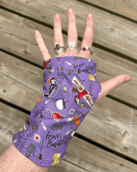 Image 17 of M-T-O Silk Lined Gloves Spooky Prints (Style Slouch Mini)