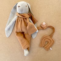 Image 1 of LAPIN GRAND MODÈLE TENUE CAMEL 