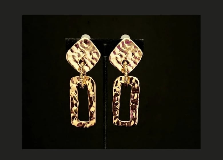Image of Gold Beauty Clip-On Earrings 