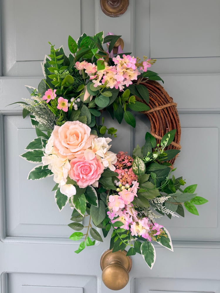 Image of 30cm Wreath - Pink roses 