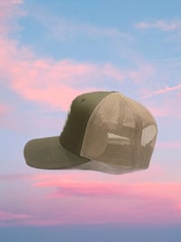 Image 4 of “OLDMANTAN” SNAPBACK [OLIVE] (w/ glow in the dark logo thread)