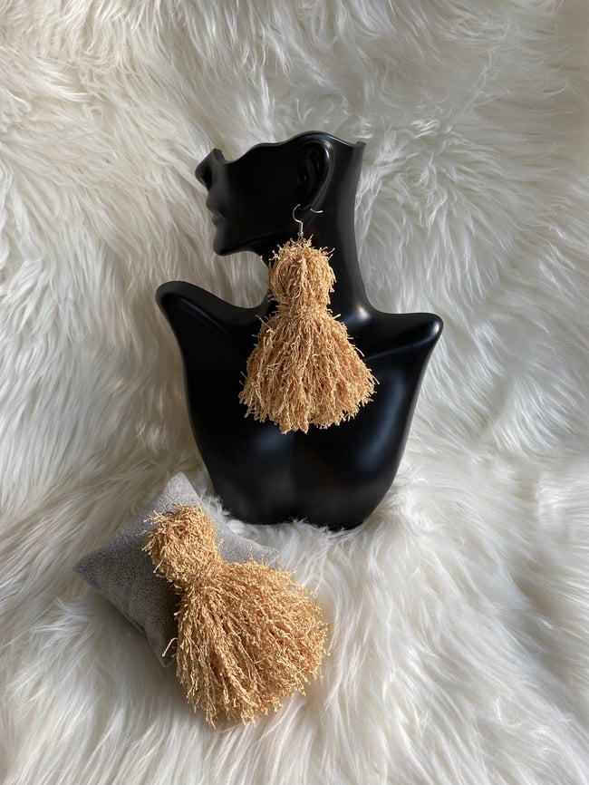 Short Tassel Earrings Solid ( Frenzy) 