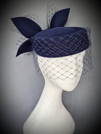 Image 2 of 'Winnie' in Navy