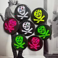 Image 3 of MAGIC SKULL 45MM BADGE