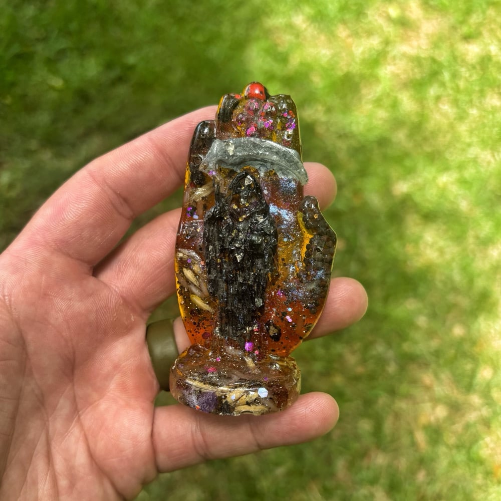 La Negra Altar Hand (Amber Hand)
