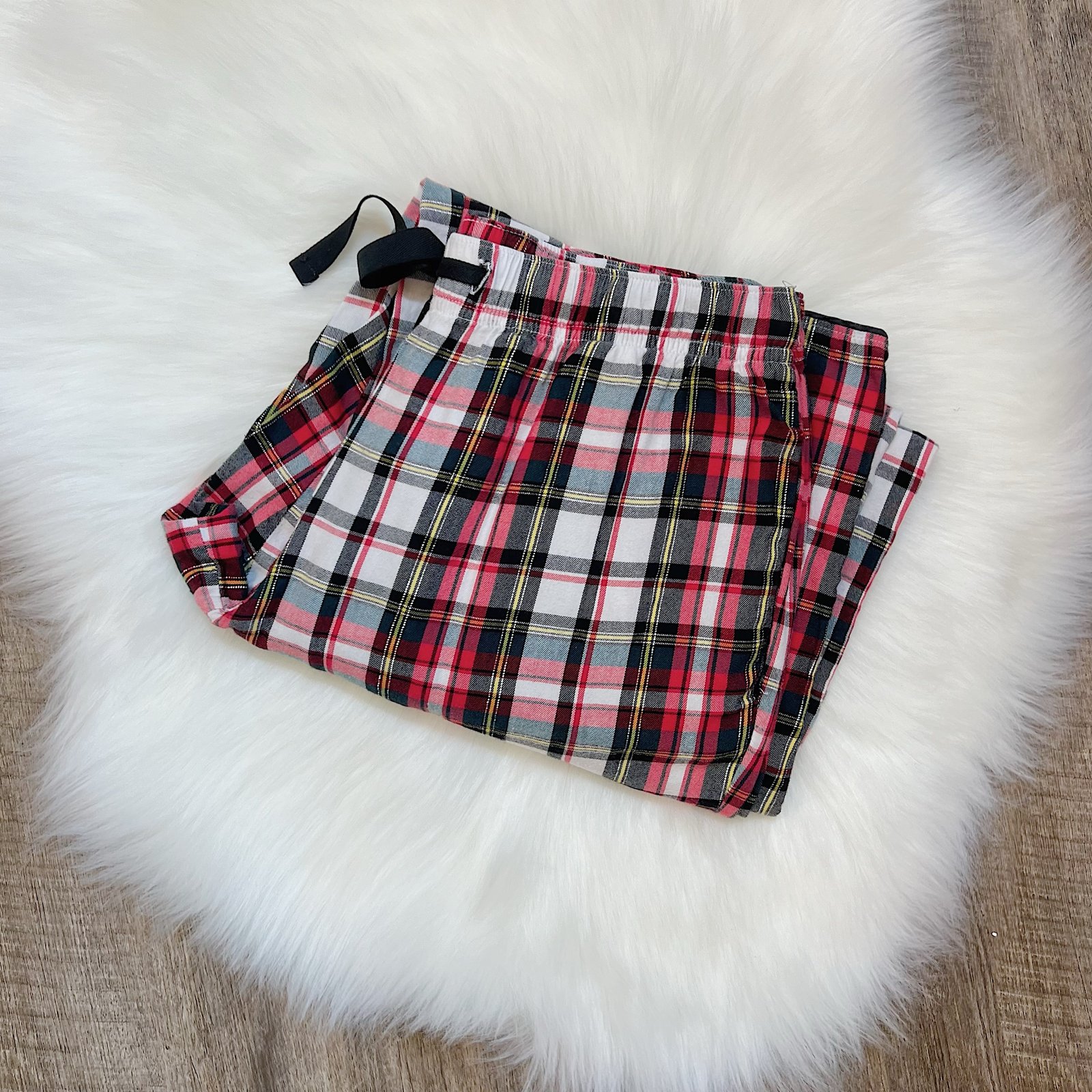 Black and white 2024 plaid skirt victoria's secret