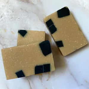 Image of CHARCOAL CLAY - Deep Cleansing Facial Bar
