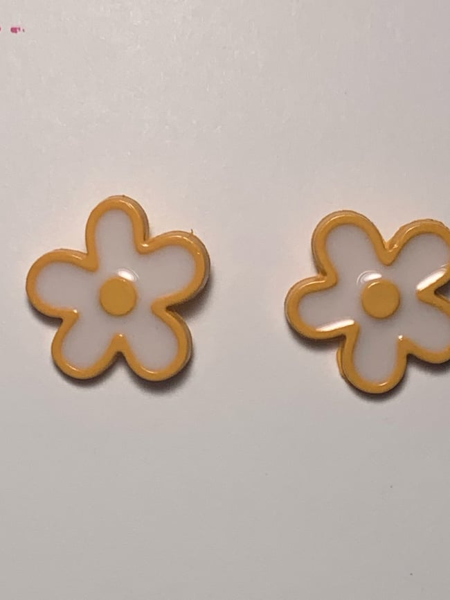 Cartoonish flower earrings