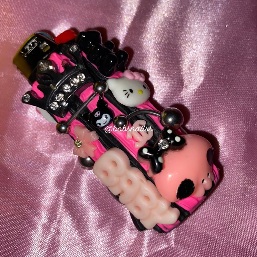 Image of 🖤💕🏴‍☠️🎀🕸Black and Hot Pink Lighter 